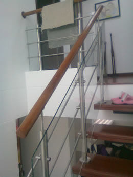 Baranda vidrio escaleras