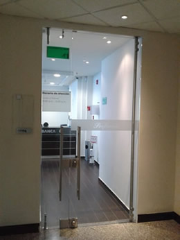 Puerta doble hoja con tubos